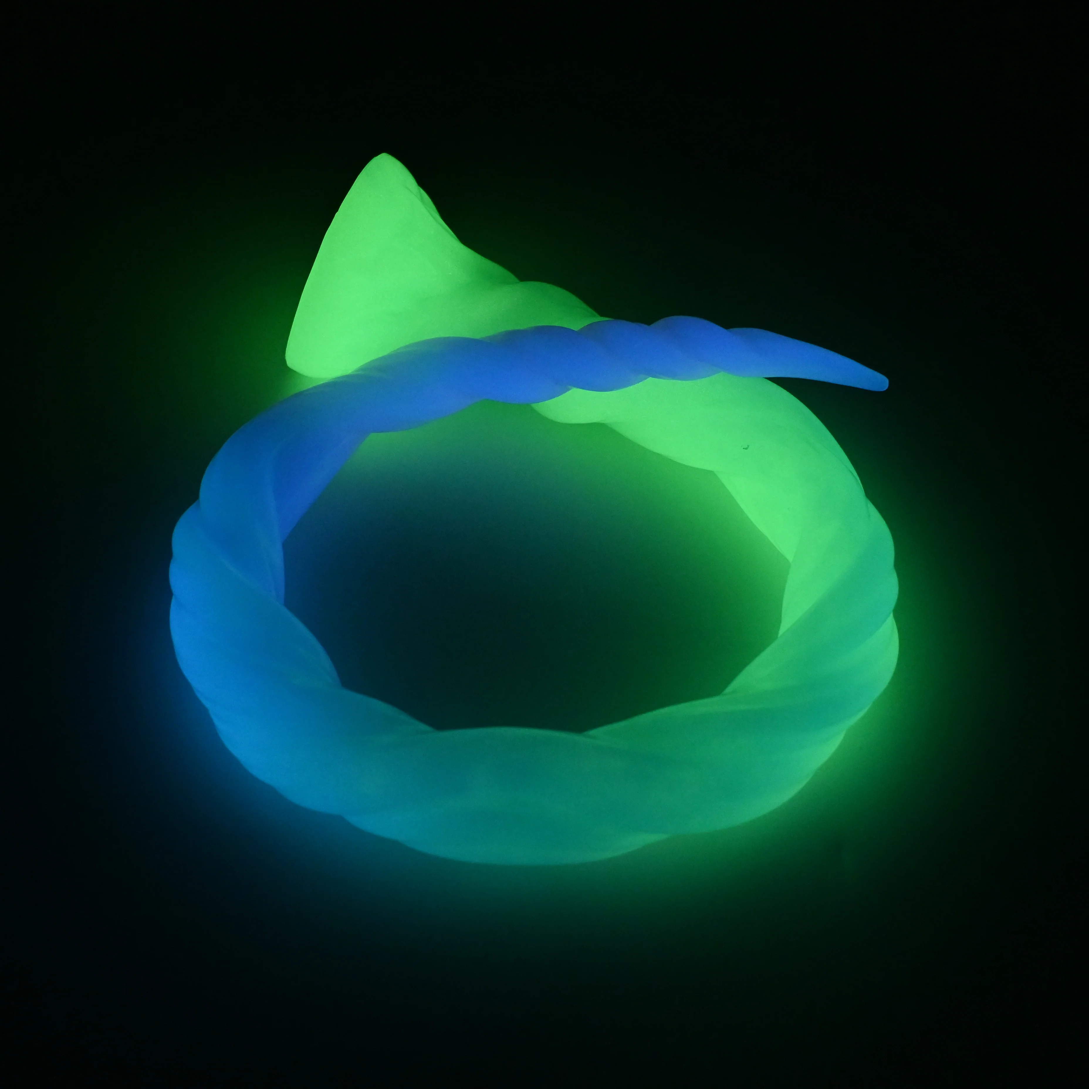 S4SJG52 Sera's Horn Large 0030 UV GITD - Image 3