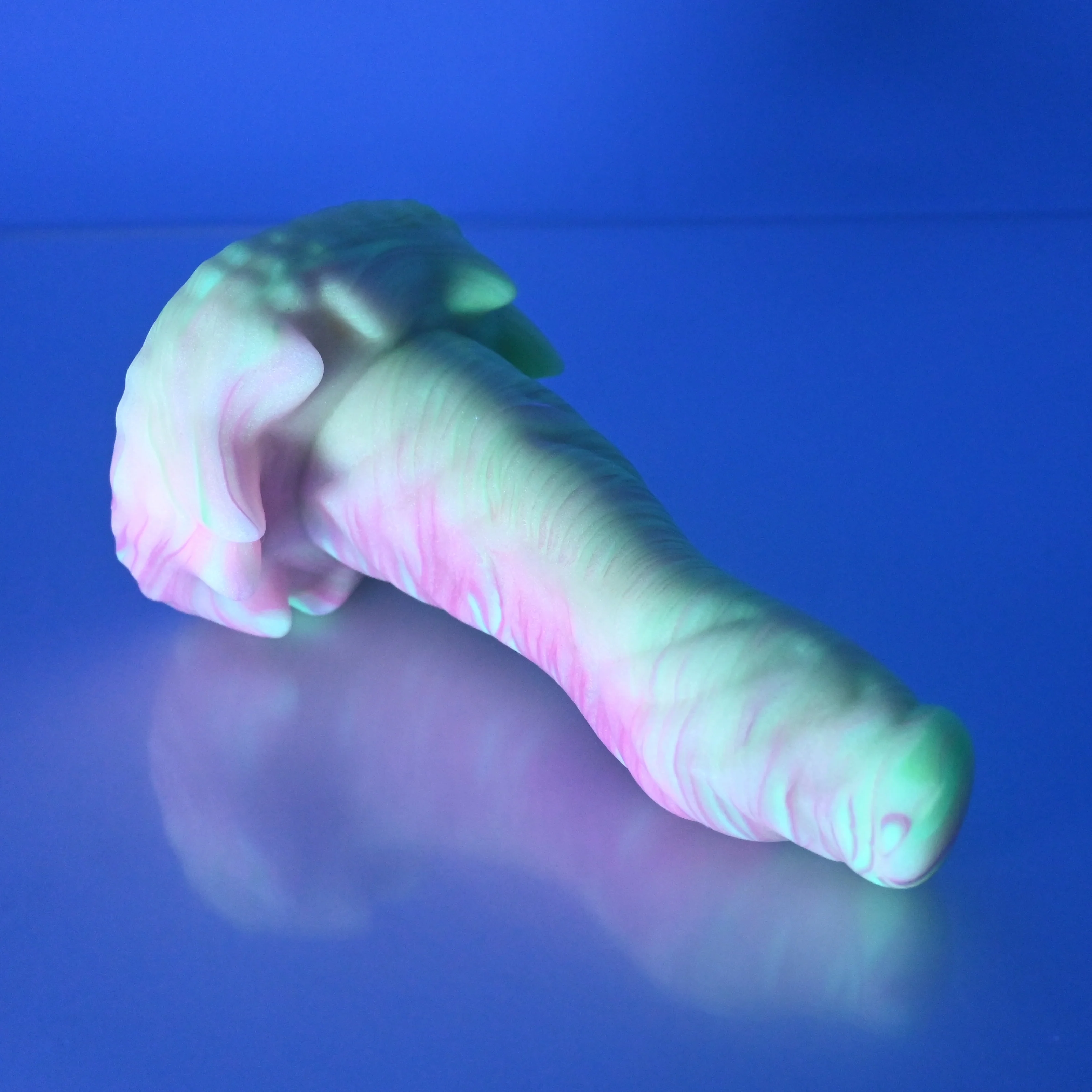 S2SDG67 Snark Small 0030 UV GITD - Image 3